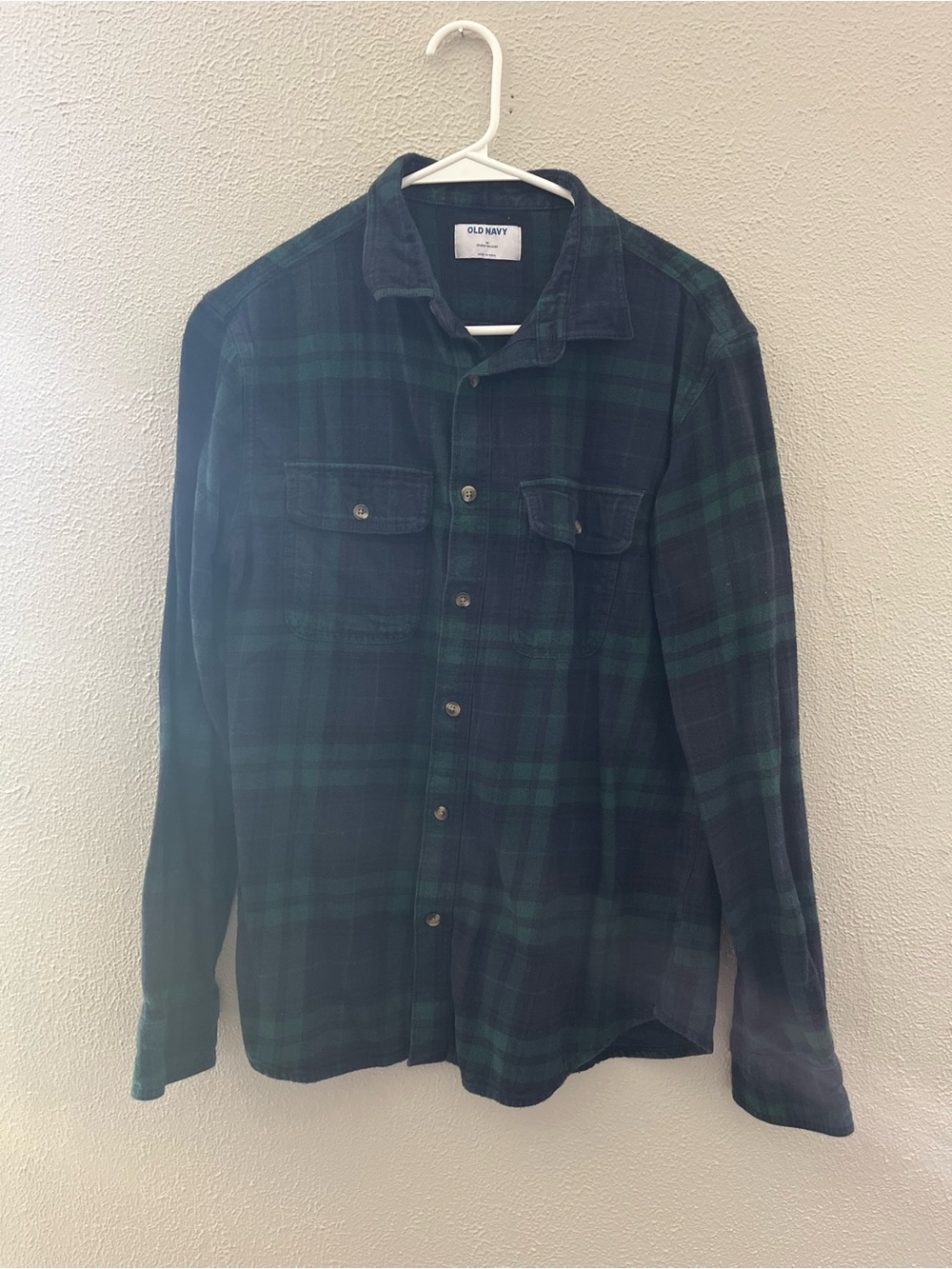 Old Navy Men's Dark Green and Navy Plaid Button-Up Shirt